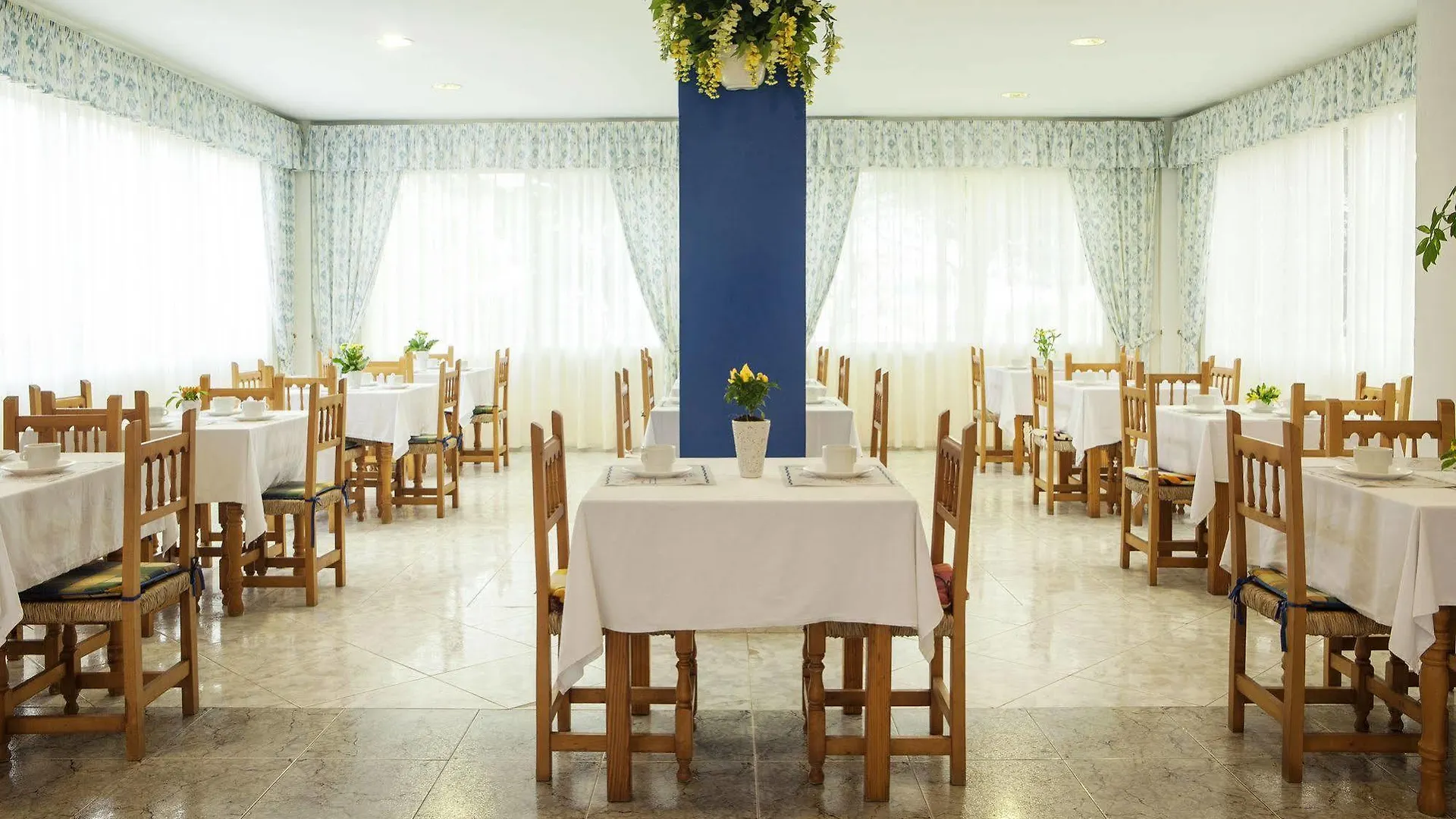 Hotel Hostal Cala Es Pujols