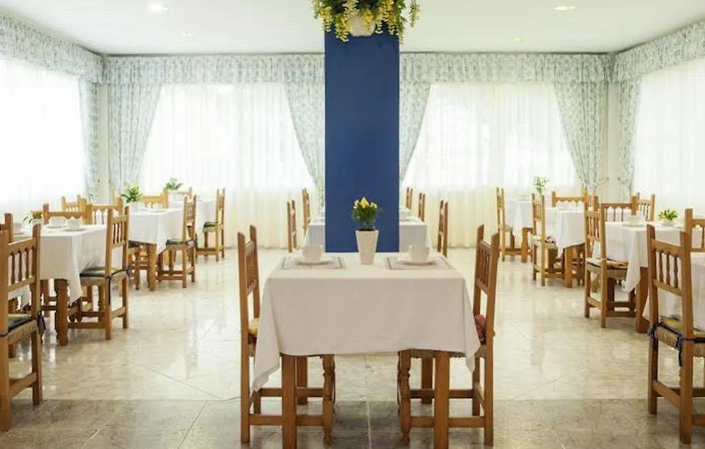 Hostal Cala 埃斯普霍斯 2*,